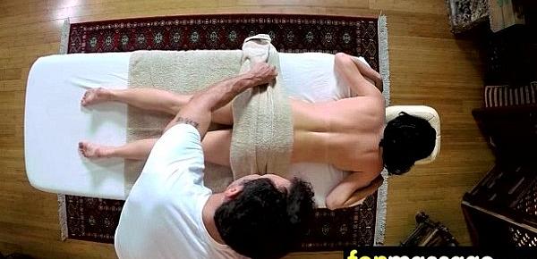  Sexy Masseuse Helps with Happy Ending 9